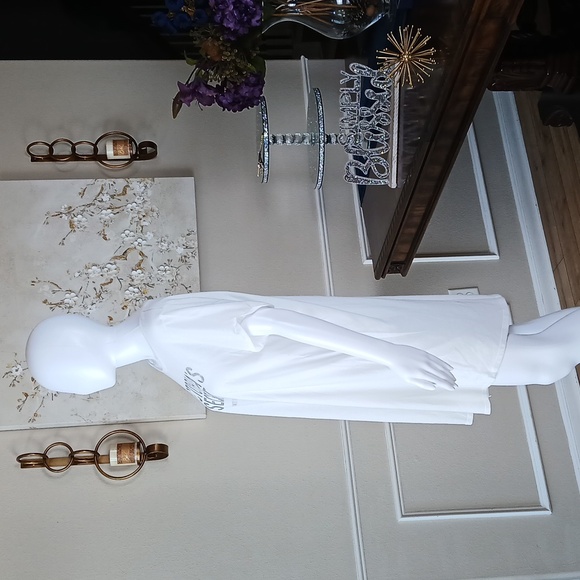 Victoria's Secret White Sleep Shirt. Size M/L - Picture 6 of 17